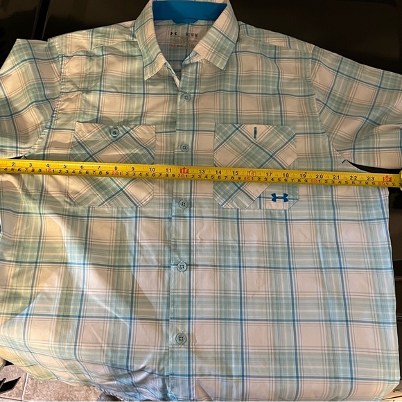 Under Armoir Shirt Size Medium. - Picture 7 of 7